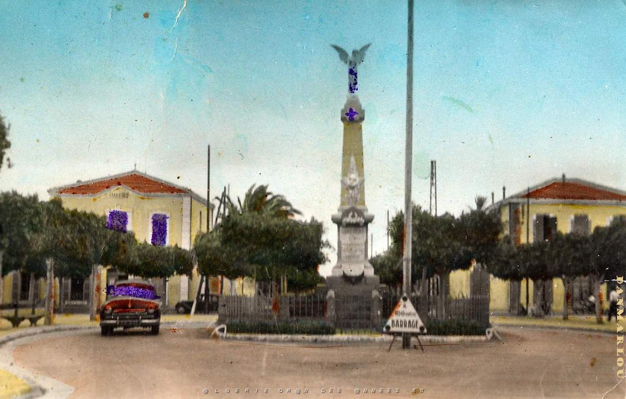 Saint Cloud 05- Monument aux morts COLLECTION DES AMIS DE ND DE SANTA CRUZ.jpg